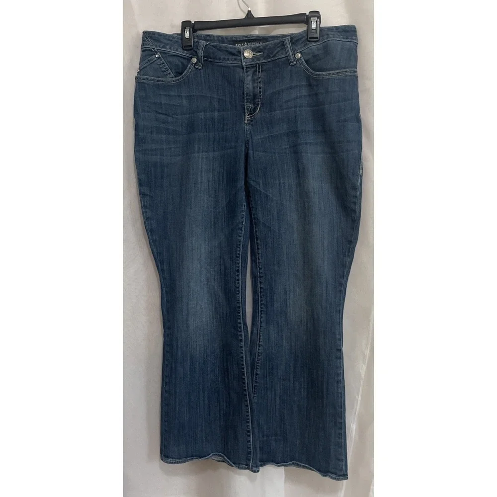 ROCK & REPUBLIC Size 16 X30 Kasandra Boot Cut Jeans Boot Cut Rivet Pockets Bling - Picture 2 of 7